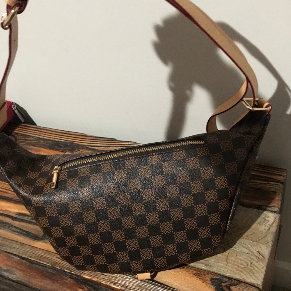 Designer purse - Picture 4 of 8